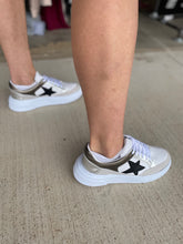 Load image into Gallery viewer, Starry sneakers
